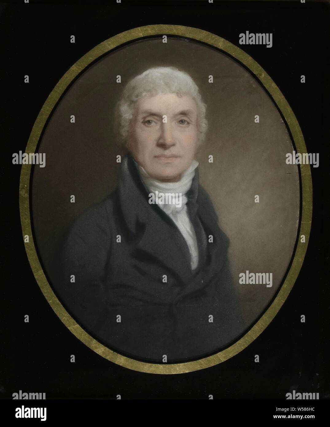 Signor Johan Herman de Lange da Wijngaarden (1759-1818). Navi di Haarlem, ritratto del sig. Johan Herman de Lange da Wijngaarden (1759-1818). Navi da Haarlem. A metà strada a sinistra, di fronte. In precedenza considerato un ritratto di Giacobbe Abbema Carel (1749-1835), il maggiore generale e membro del consiglio di guerra e della Marina. Parte della collezione di pastelli., Charles Howard Hodges, 1800 - 1820, pergamena (materiale animale), h 26.7 cm × W 22 cm Foto Stock