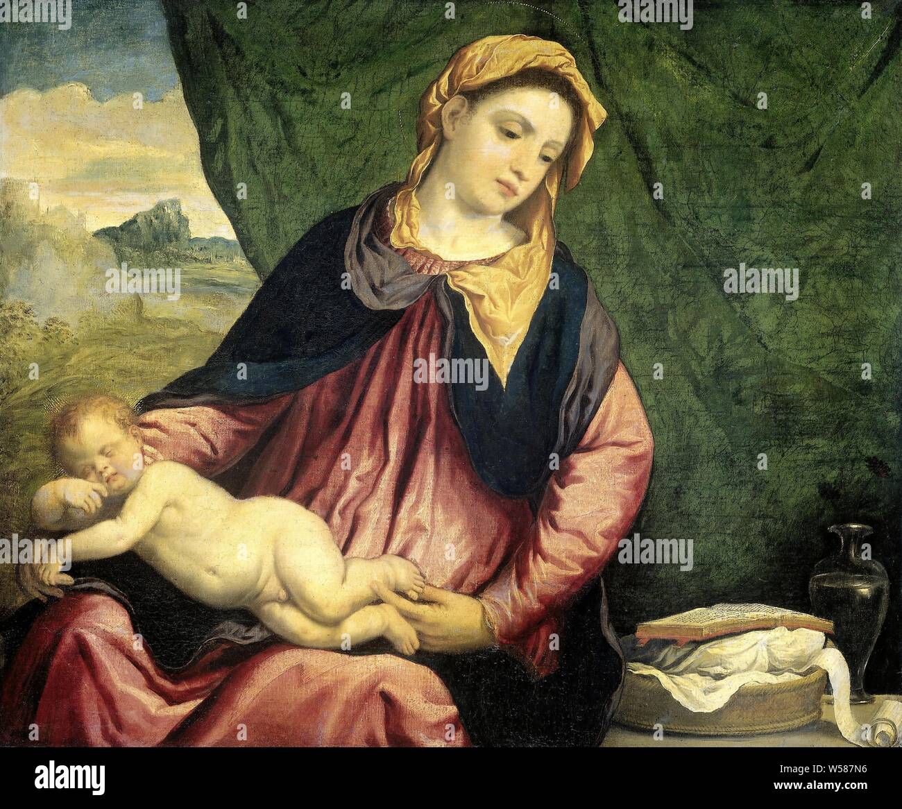 Madonna con Bambino dormiente, Madonna con Bambino dormiente. Maria seduta con il Cristo Bambino giacente sul suo giro. Essa legge in un libro aperto che giace su un cestello con cravatte, Madonna: Maria seduta o eccitato il Cristo-bambino in grembo (o nella parte anteriore del suo grembo) (Maria a volte rappresentato a mezza lunghezza), lettura, Paris Bordone, 1540 - 1560, tela, pittura a olio (vernice), h 69,5 cm × w 83.2 cm × t 3.5 cm d 5,8 cm Foto Stock