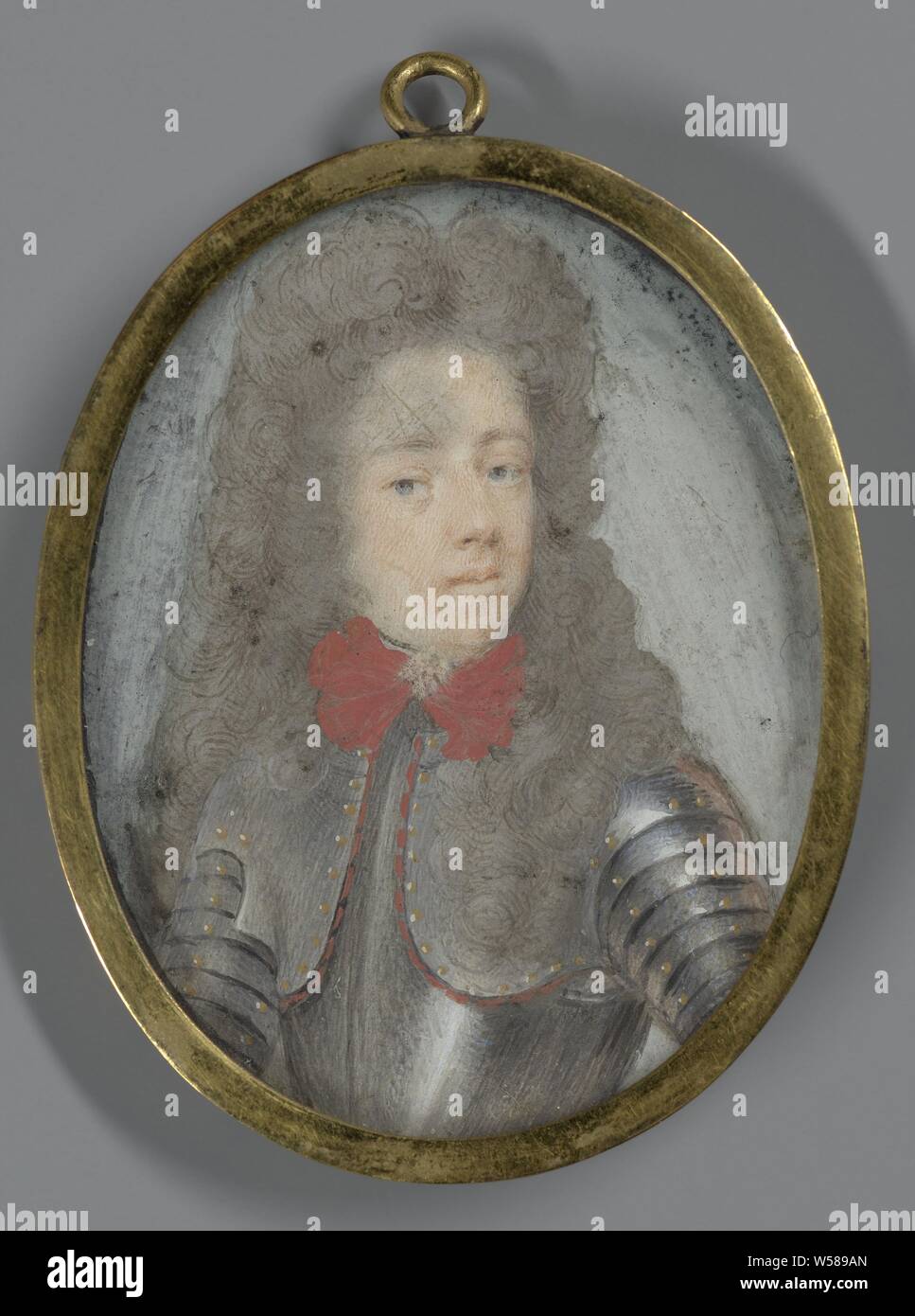 Ritratto di Hendrik Casimir II (1657-96), principe di Nassau-Dietz, principe di Nassau-Dietz. Busto, testa a destra in armatura. Per un originale da Lancelot Volders. Conteggio di Nassau-Dietz, Marie Duchatel (attribuito a), Olanda, c. 1690, di cartone, argento (metallo), h 5,1 cm × W 4 cm h 5,7 cm × W 4.3 cm × d 0,3 cm Foto Stock