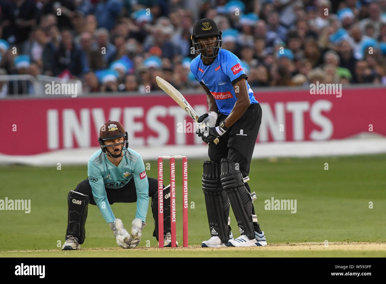 Hove, Regno Unito. 26 Luglio, 2019. Il 26 luglio 2019, Central County Ground, Hove; vitalità Blast 2019 T20, Sussex squali vs Surrey ; Jofra Archer prendere alla piega Credito: Phil Westlake/News immagini Credito: News immagini /Alamy Live News Foto Stock