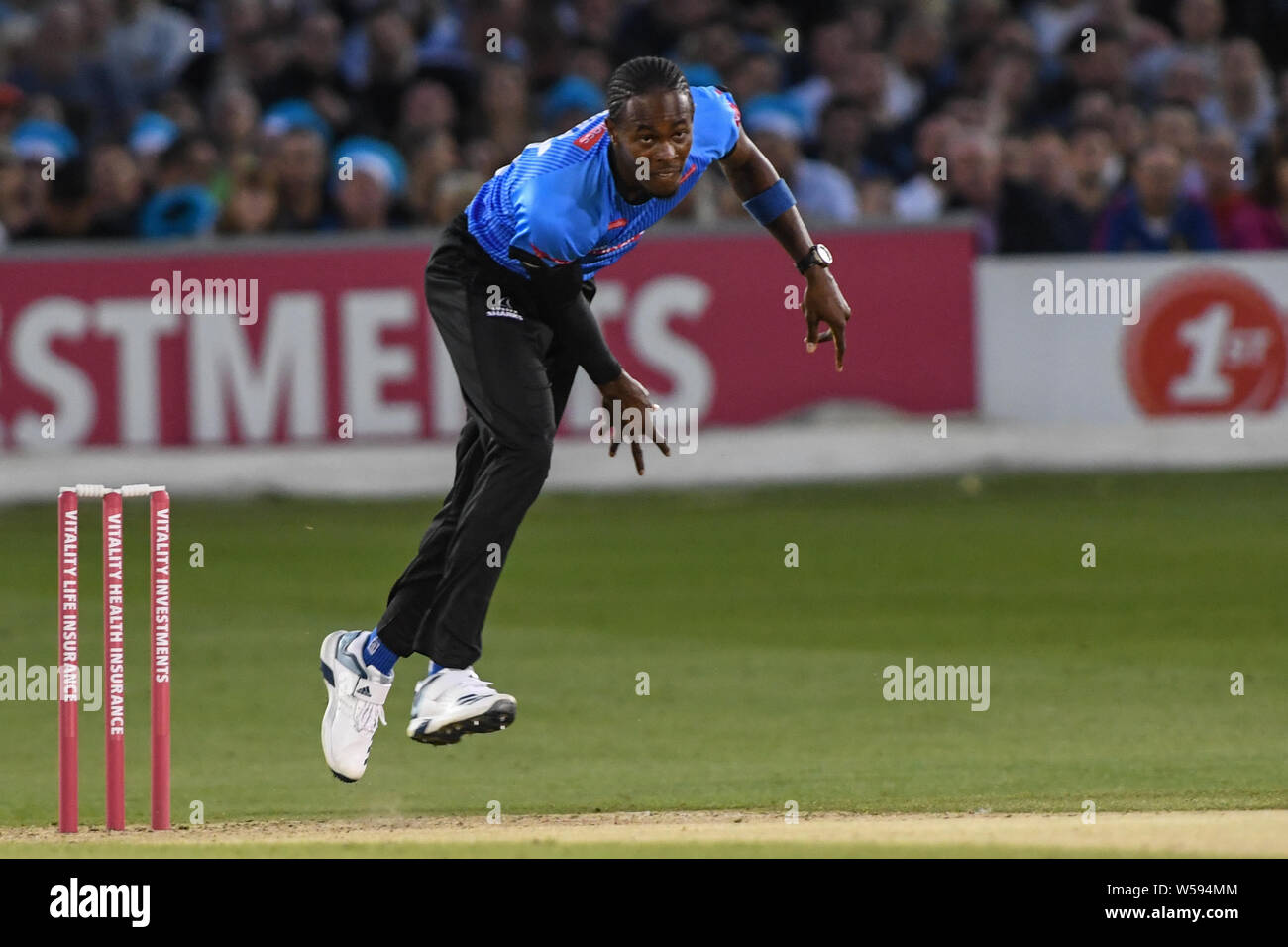 Hove, Regno Unito. 26 Luglio, 2019. Il 26 luglio 2019, Central County Ground, Hove; vitalità Blast 2019 T20, Sussex squali vs Surrey ; Jofra archer di Sussex in azione a Sussex T20 Credito: Phil Westlake/News immagini Credito: News immagini /Alamy Live News Foto Stock