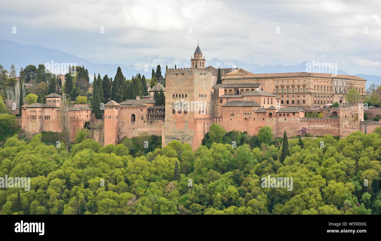 La Alhambra de Granada vista desde el Mirador de San Nicolas Foto Stock