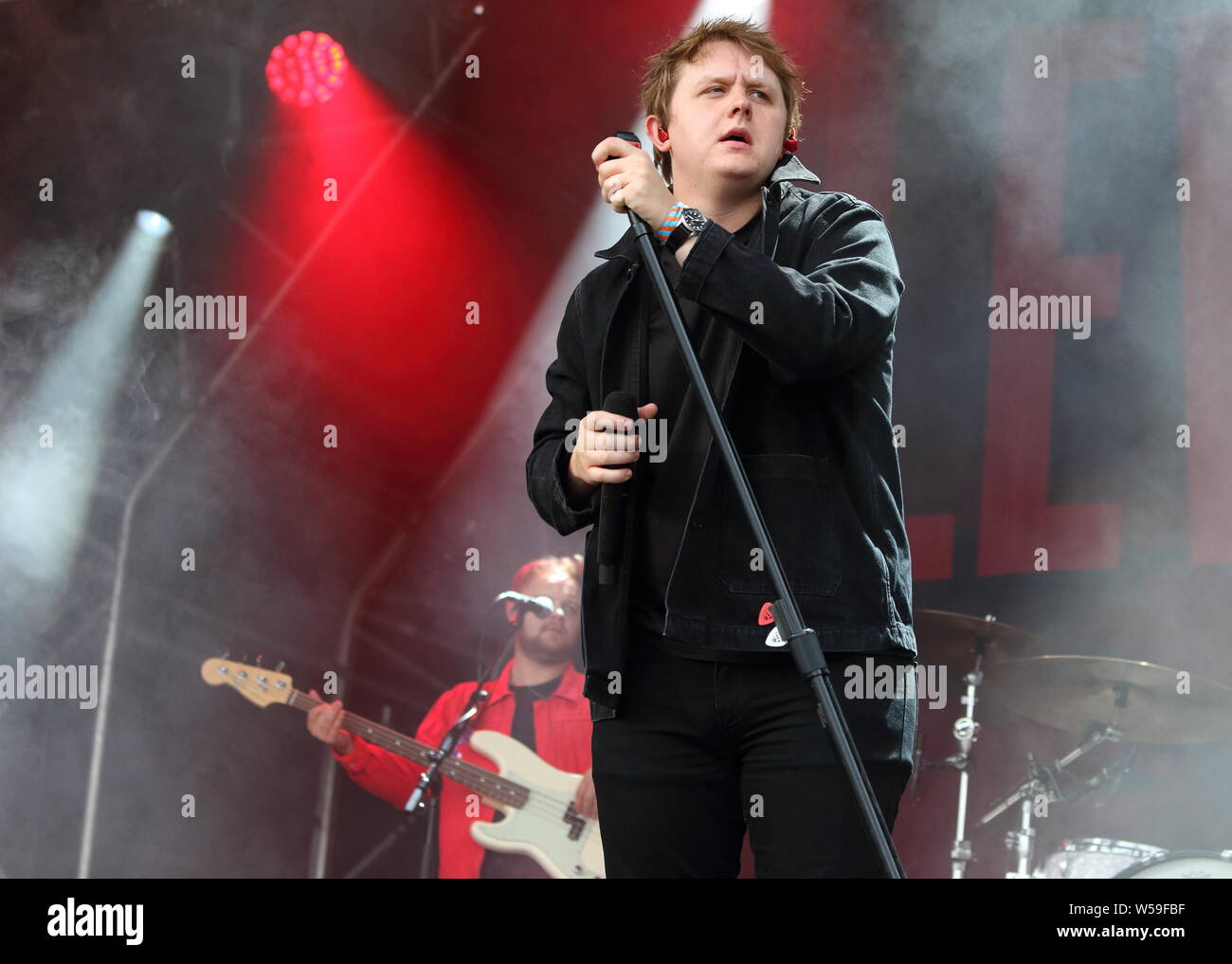 Oxford, Regno Unito. 26 Luglio, 2019. Lewis Capaldi esegue sul palco durante il carrello Music Festival - Prima giornata a Hall Farm, Steventon nei pressi di Oxford. Credito: SOPA Immagini limitata/Alamy Live News Foto Stock