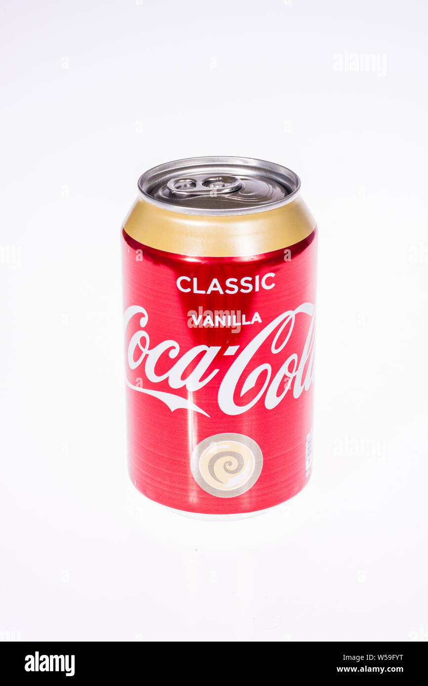 Classic Coca Cola può, Coca-Cola Company è il più popolare leader di mercato bevanda analcolica carbonata chiamato Coke Foto Stock