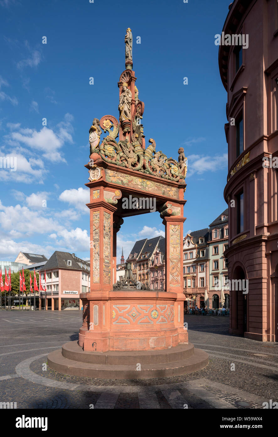 Mainz, Marktplatz vor dem Dom, Häuserzeile Foto Stock