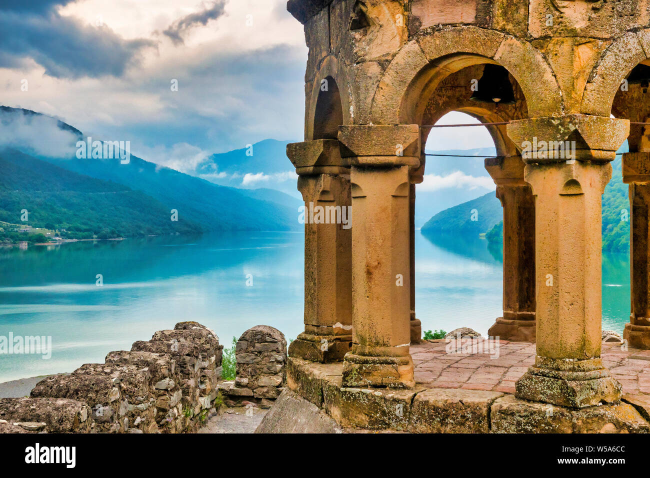 Il castello di Ananuri complessa, Ananuri, Georgia Foto Stock