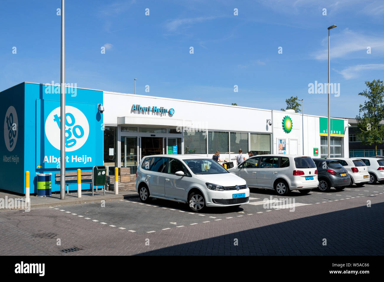 Albert Heijn per andare minimarket a BP gas station in Amsterdam, Paesi Bassi. Foto Stock