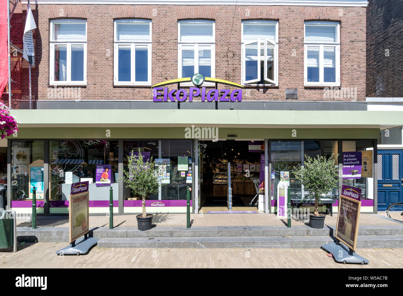 EkoPlaza store di Wassenaar, Paesi Bassi. EkoPlaza è una catena olandese di cibo organico supermercati. Foto Stock