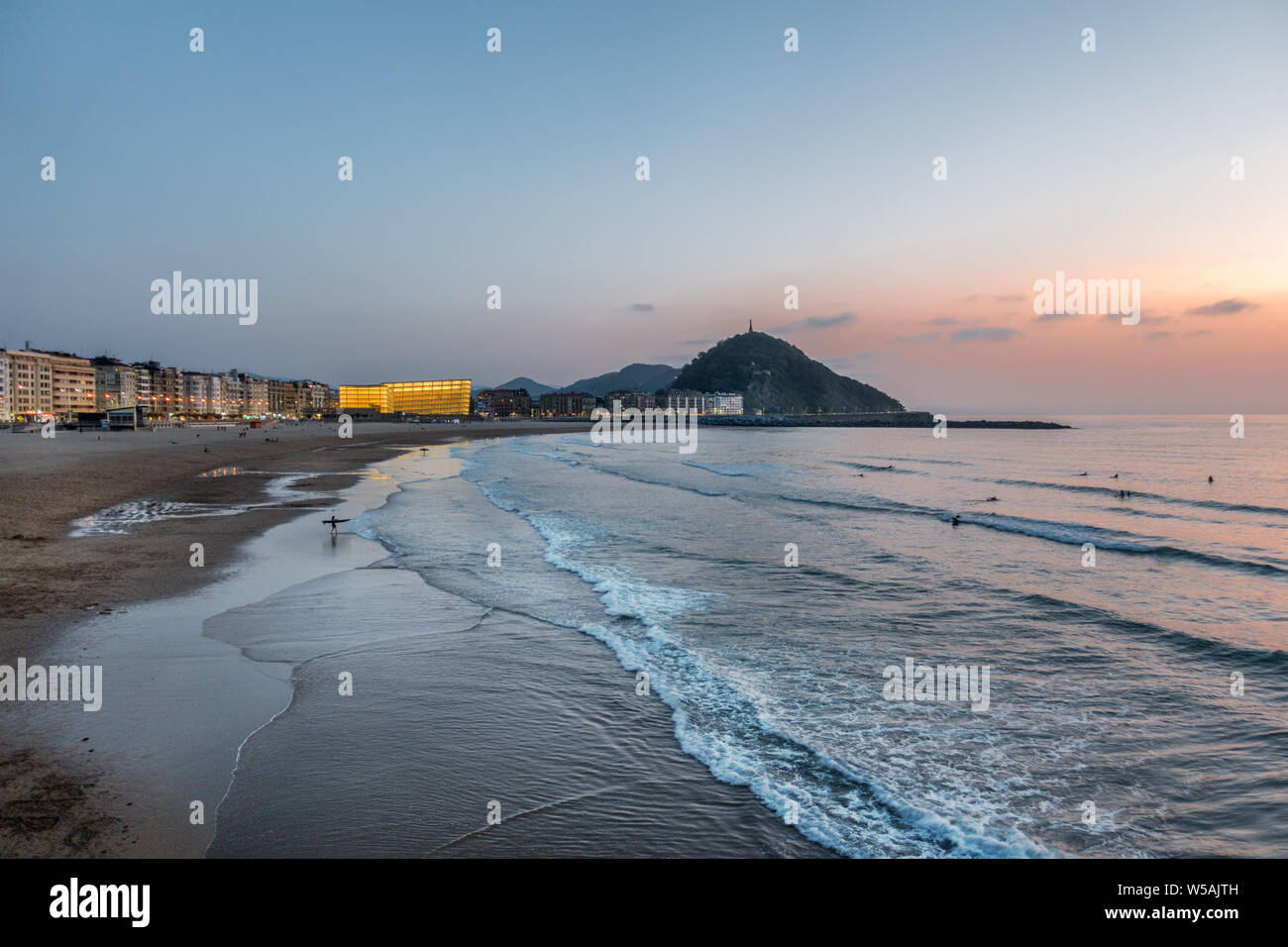 Zurriola beach in San Sebastian in Spagna Foto Stock