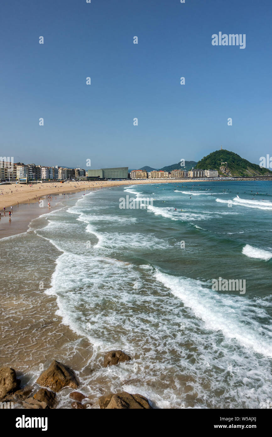 Zurriola beach in San Sebastian in Spagna Foto Stock