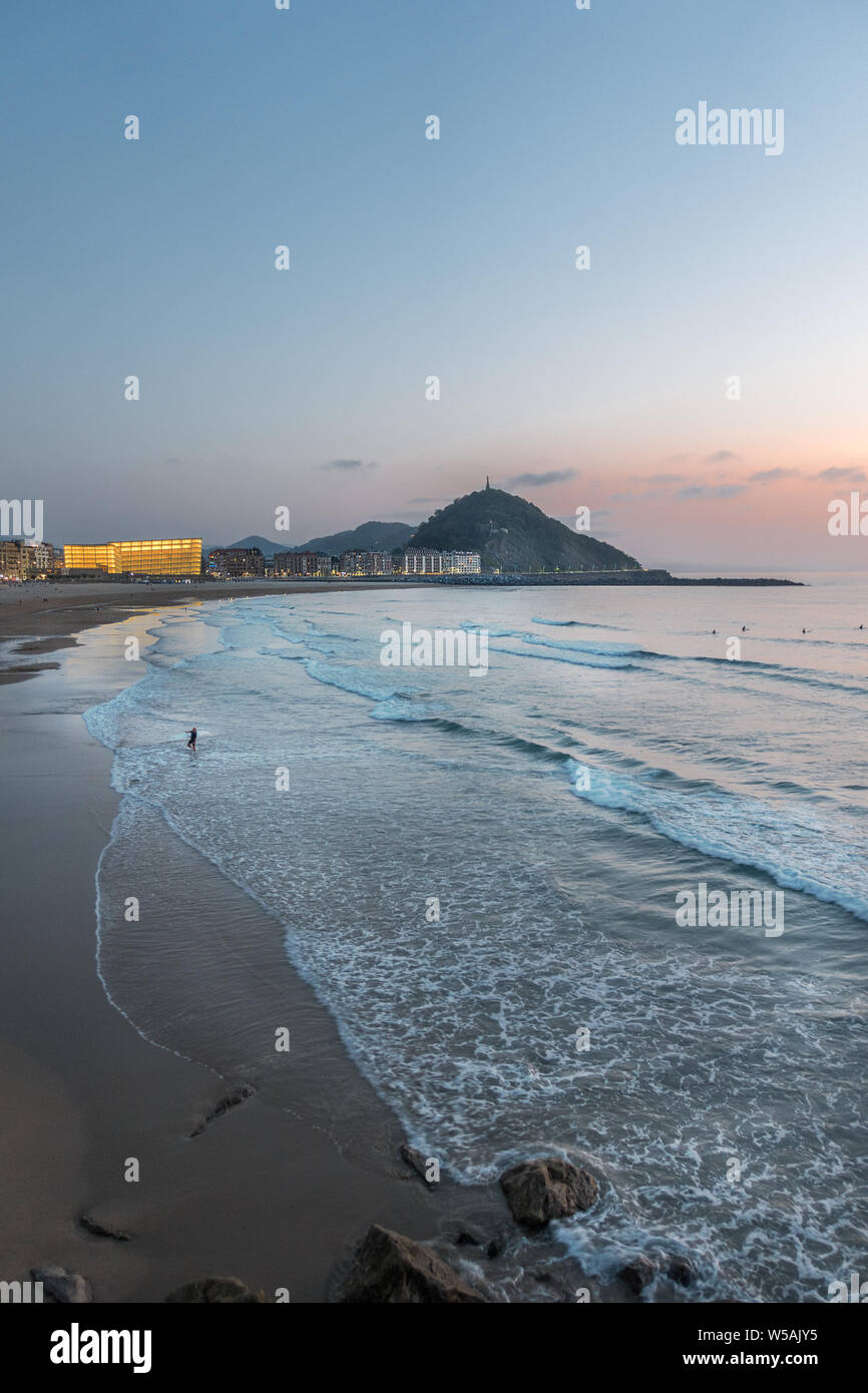 Zurriola beach in San Sebastian in Spagna Foto Stock