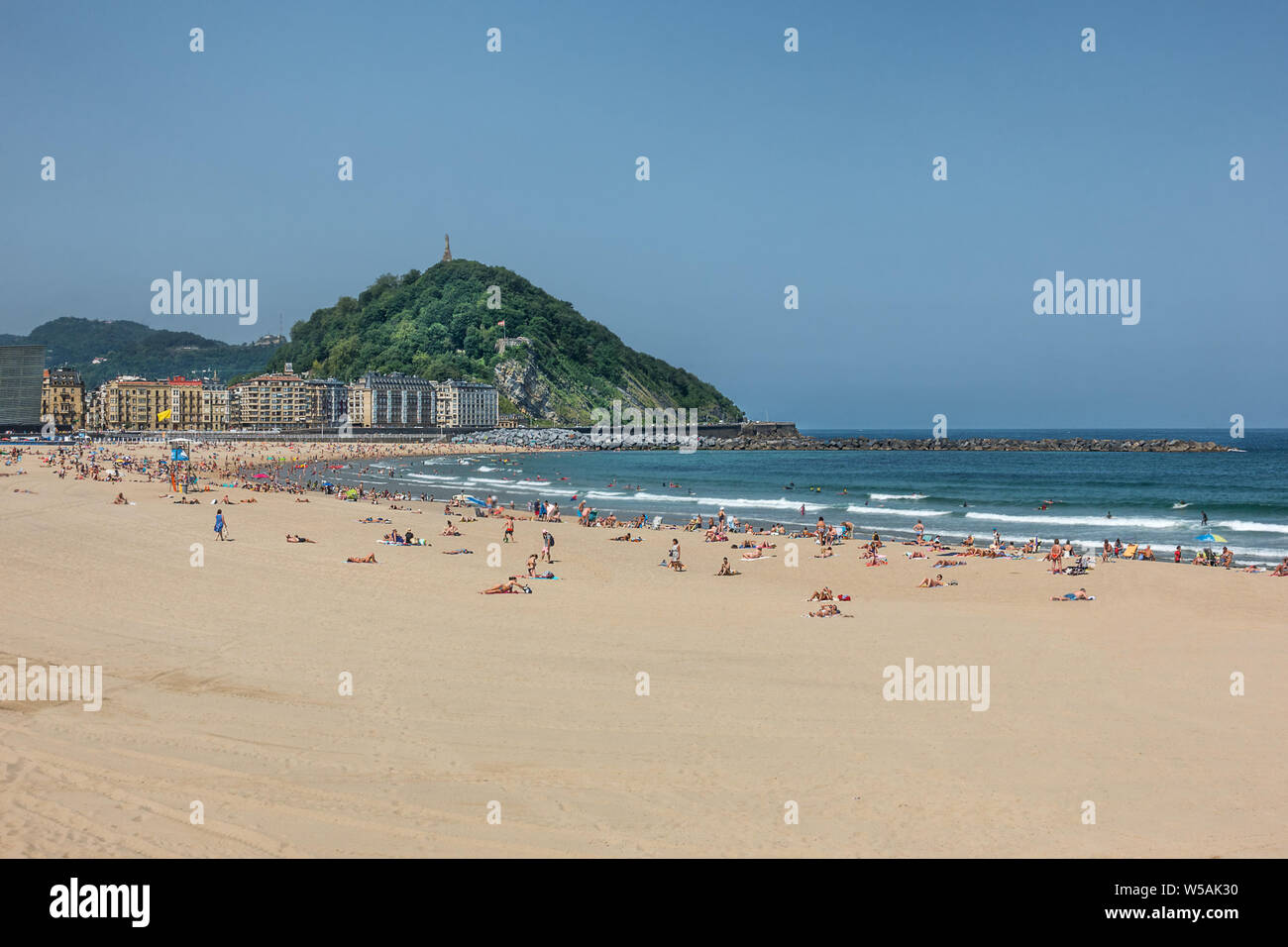 Zurriola beach in San Sebastian in Spagna Foto Stock
