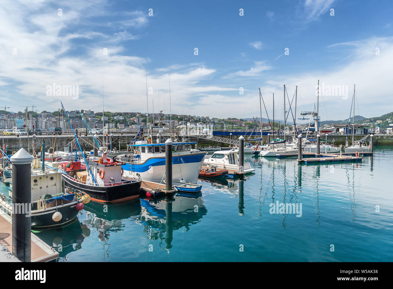 Il porto di San Sebastian Donestia spagna Foto Stock