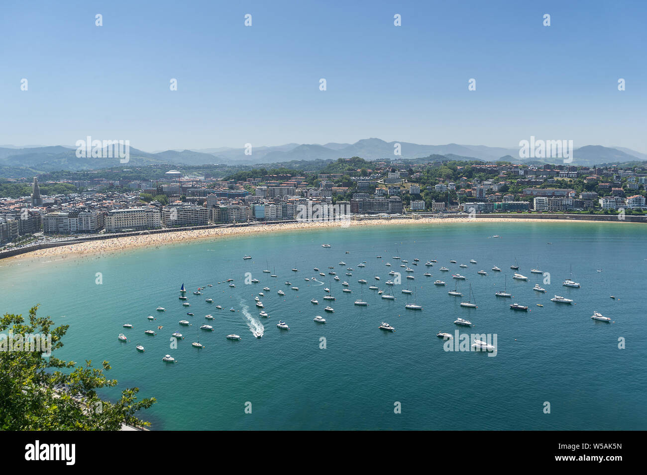 Ondarreta e spiagge Kontxa sulla baia della Concha a San Sebastian in Spagna Foto Stock