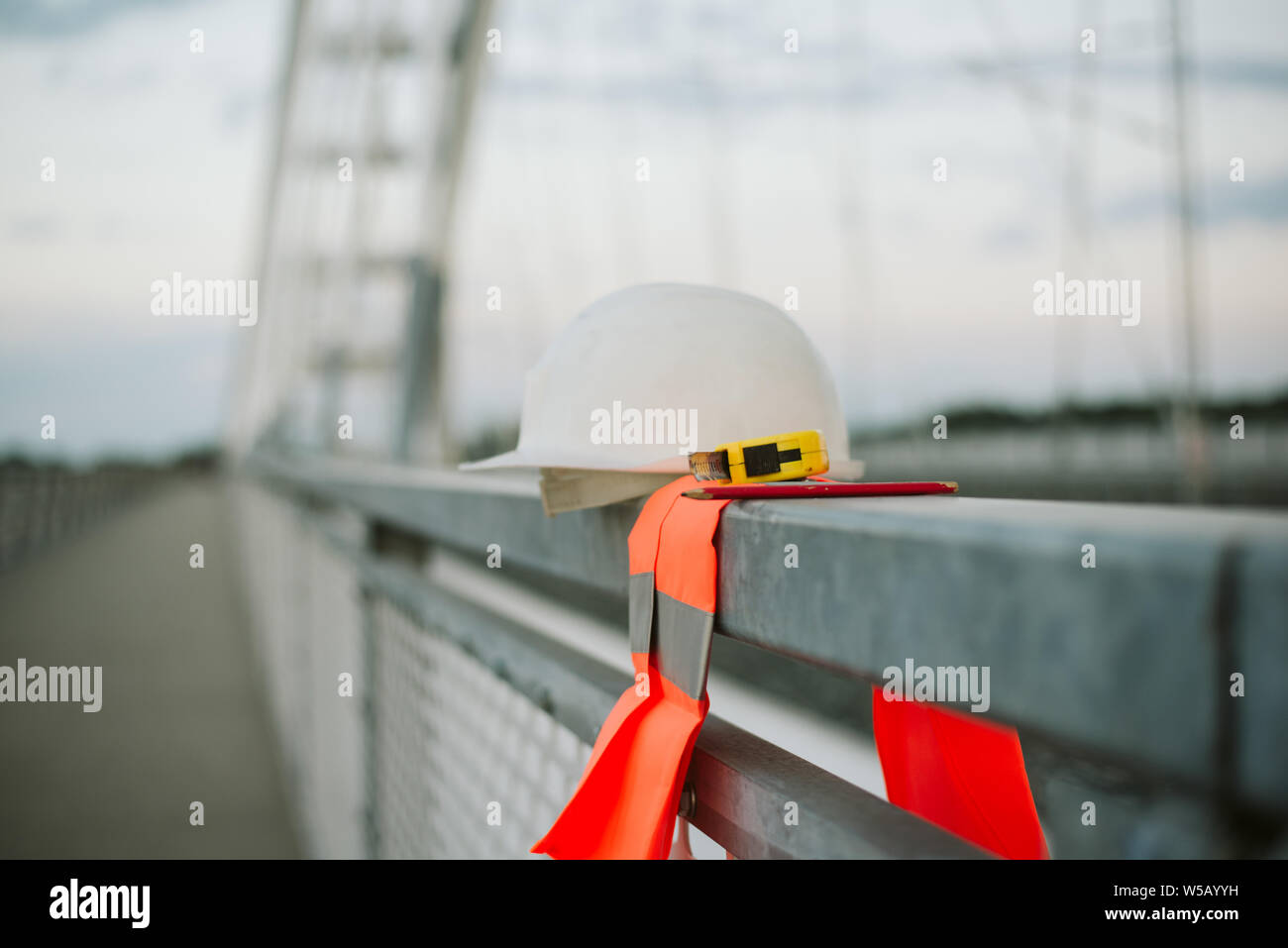 Attrezzature di ingegneria sul ponte di attrezzature di ingegneria sul ponte Foto Stock