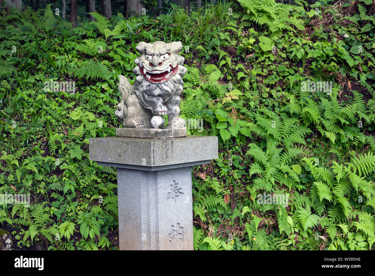 Koma inu, (Coreano dog), (foo dog) santuario di guardia in Togakushi, negano la prefettura, Giappone Foto Stock