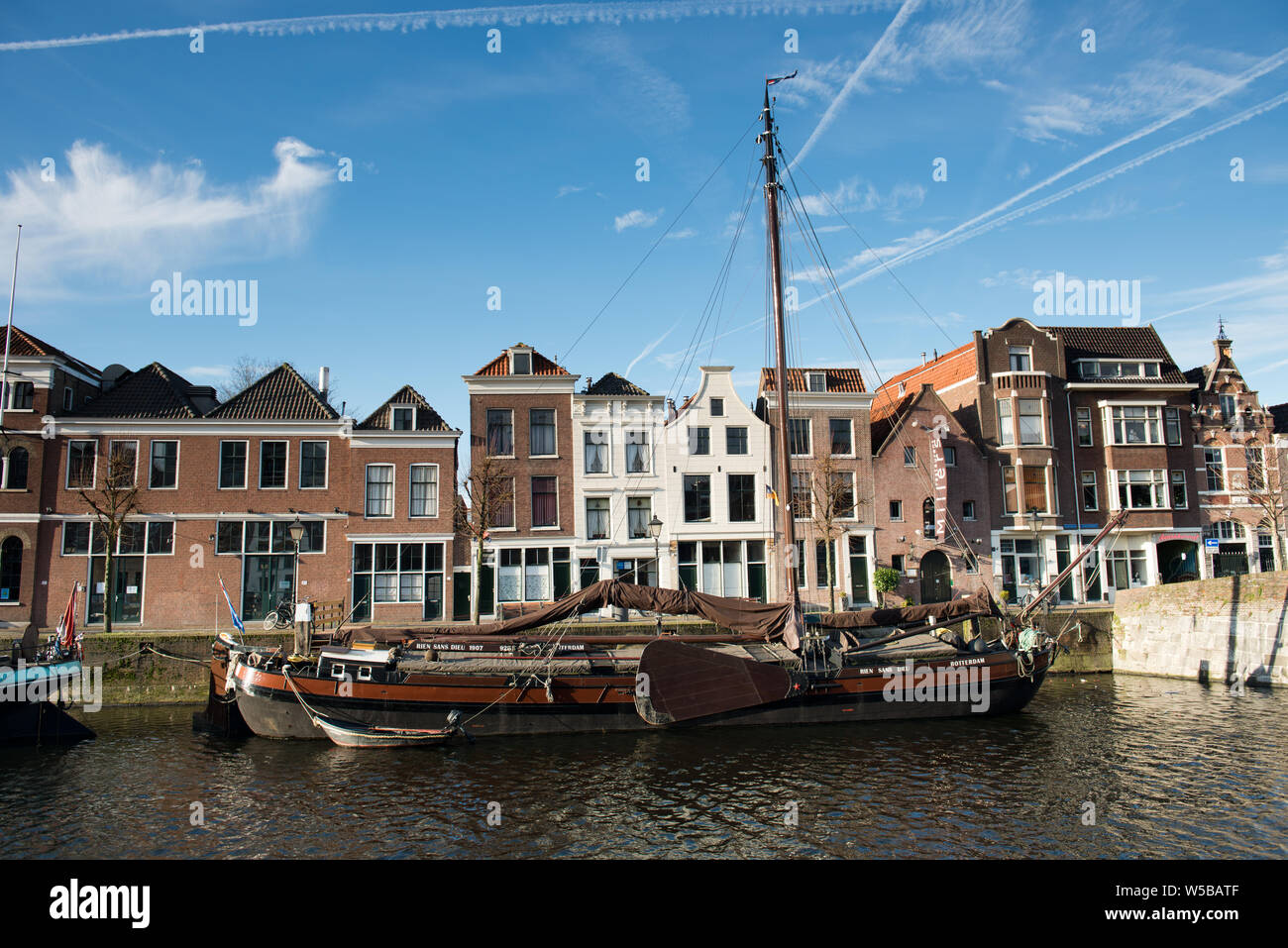 Vista sulla città di Rotterdam e sul suo vecchio quartiere Delfshaven, South Holland, Olanda Foto Stock