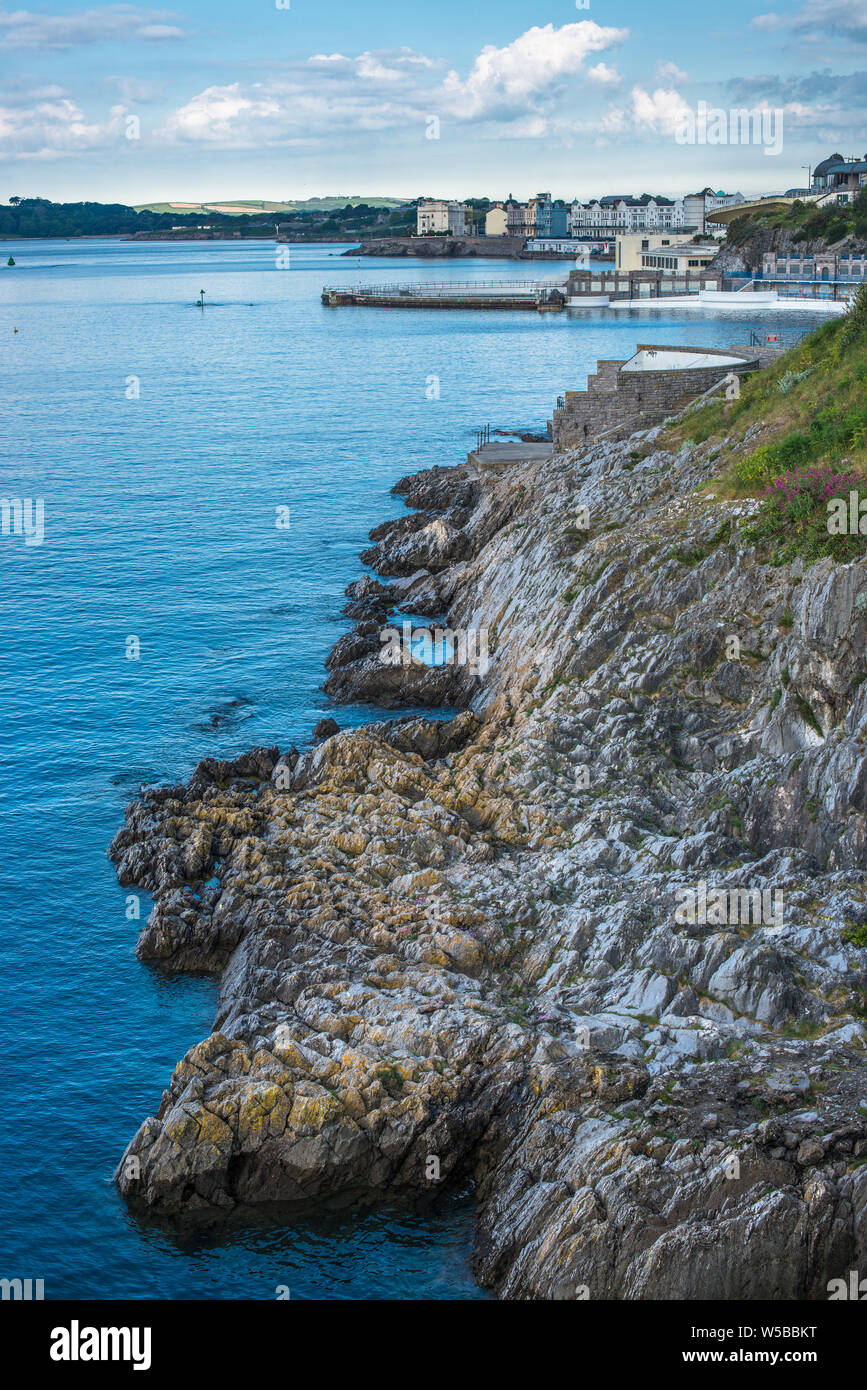 Vedute costiere da Plymouth Hoe nel Devon, Inghilterra, Regno Unito. Foto Stock