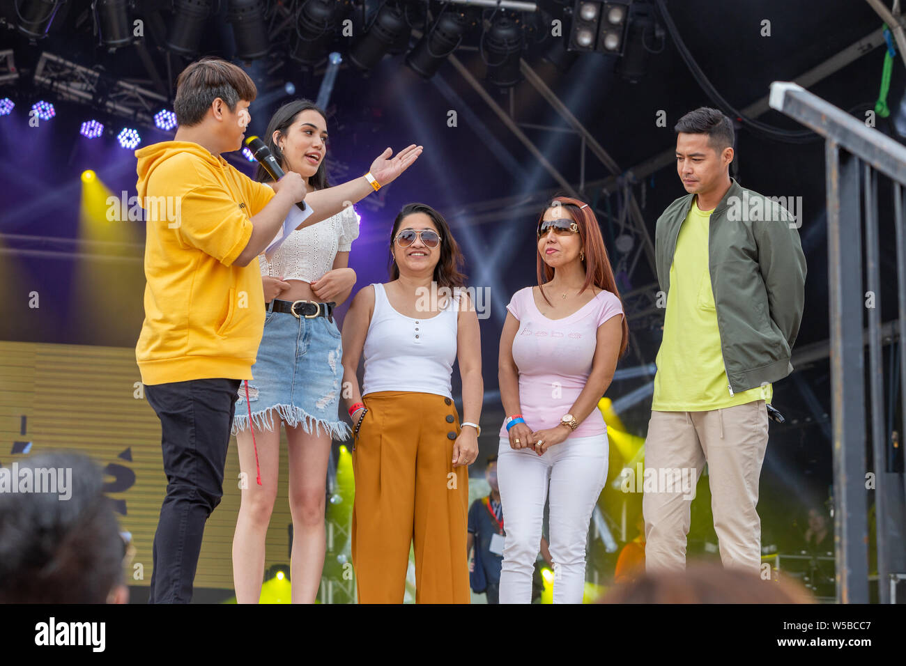 Walton-on-Thames, domenica 21 luglio, 2019. Il Barrio Fiesta a Londra è il Regno Unito e l'Europa il più grande festival filippino che è nel suo trentacinquesimo anno. Foto Stock