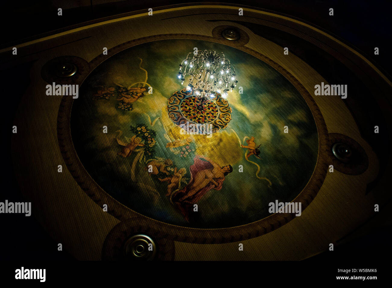 Bellissimo soffitto artistico al Teatro Manzanillo in Manzanillo, Cuba Foto Stock