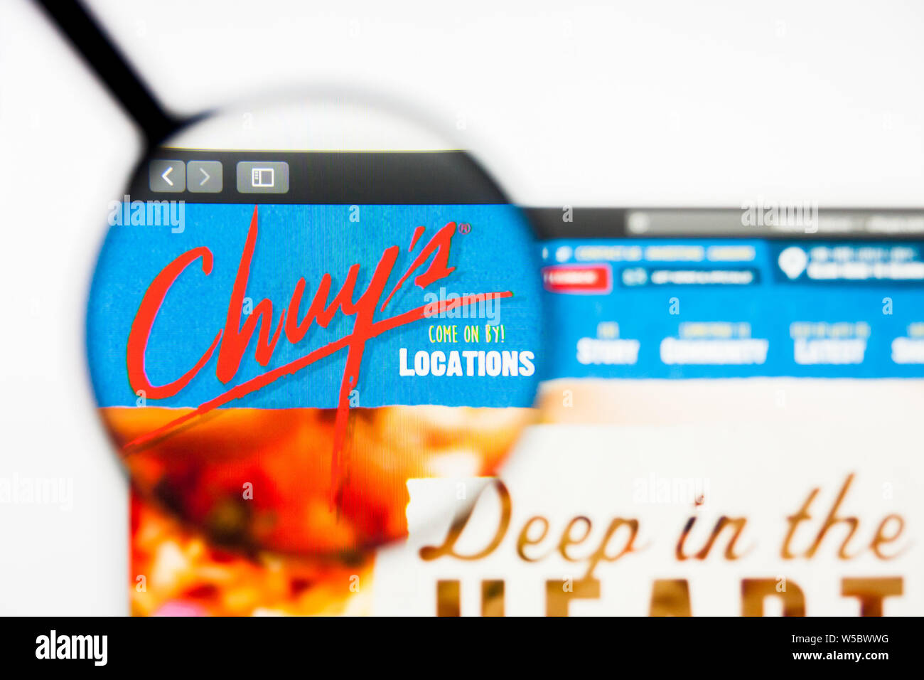Richmond, Virginia, Stati Uniti d'America - 27 Luglio 2019: Editoriale illustrativa di Chuys Holdings Inc website homepage. Chuys Holdings Inc logo visibile sullo schermo. Foto Stock