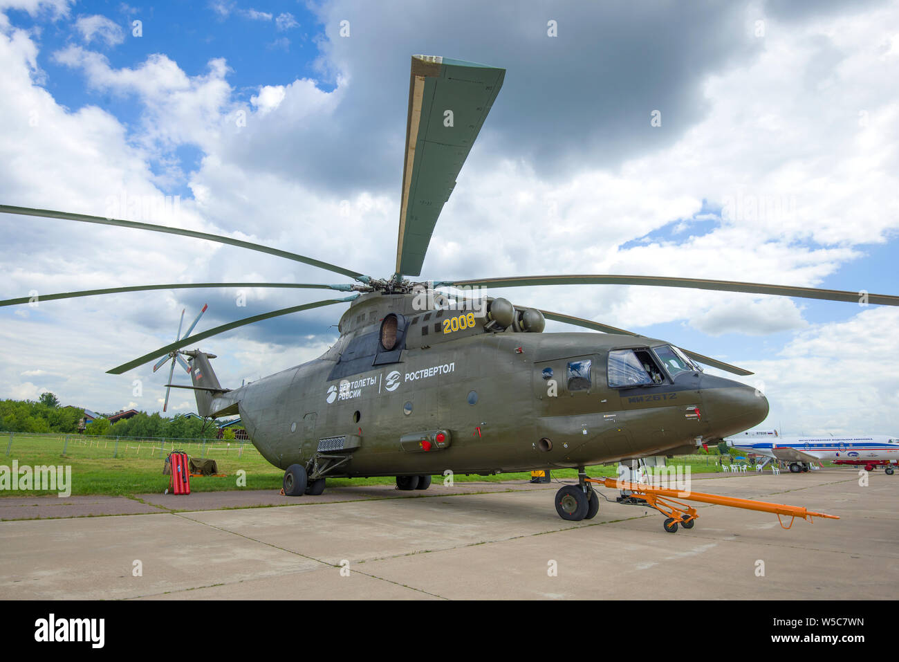 ZHUKOVSKY, RUSSIA - Luglio 20, 2017: il trasporto pesante elicottero Mi-26T2 sull'MAKS-2017 air show Foto Stock