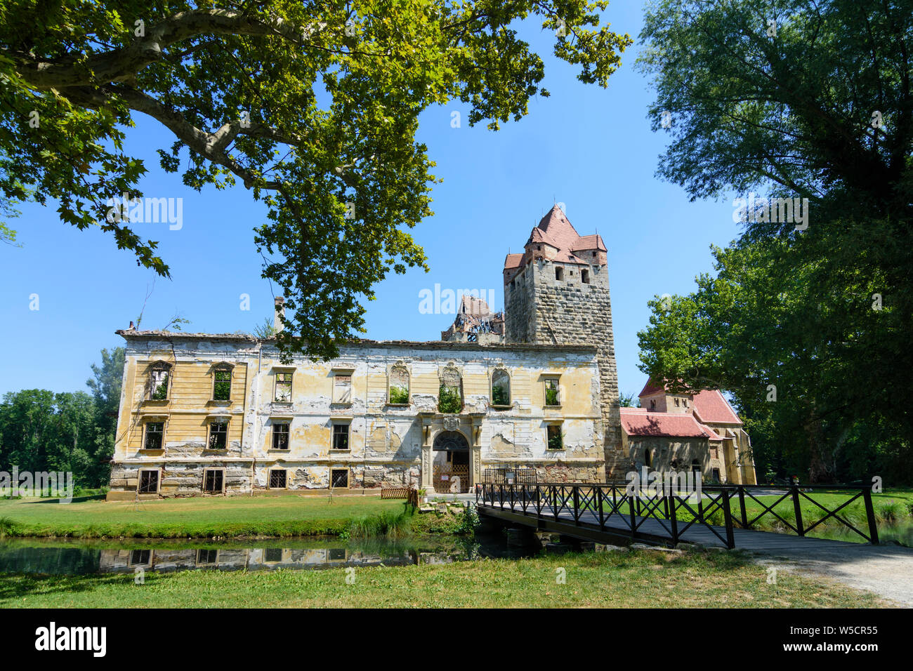 Pottendorf: castello e cappella Pottendorf, Schlosspark di Wienerwald, Vienna Woods, Niederösterreich, Austria Inferiore, Austria Foto Stock