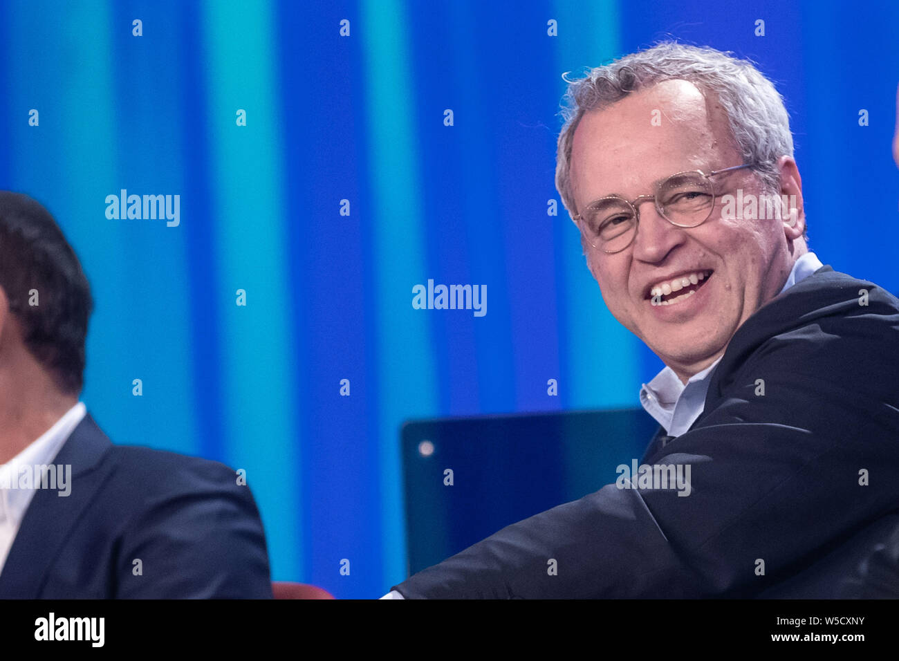 Paolo Bonolis Carlo Conti e Jerry Scotti assiste al Maurizio Costanzo Show Foto Stock