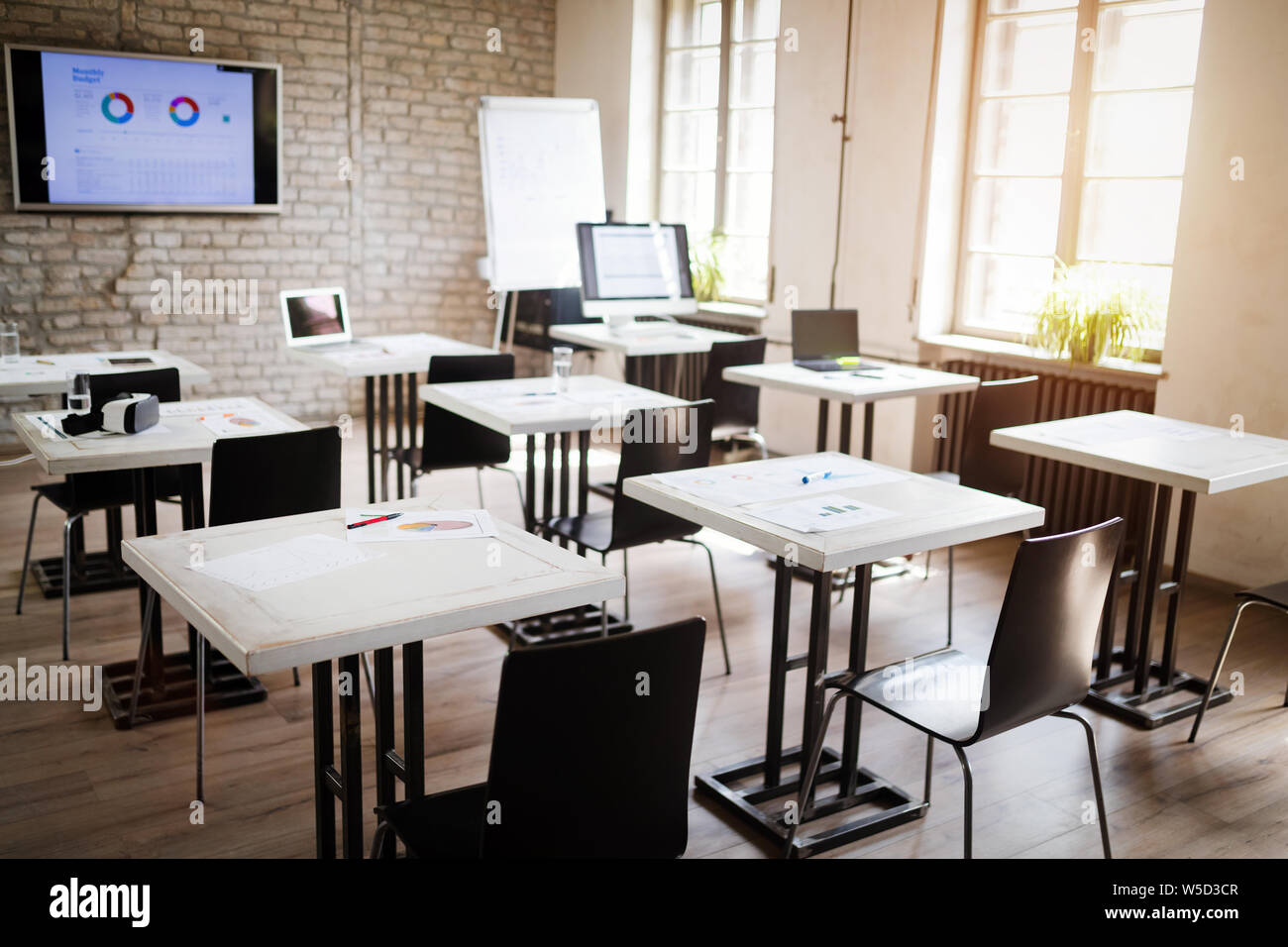 Interno di un moderno ufficio luminoso, Classroom Foto Stock