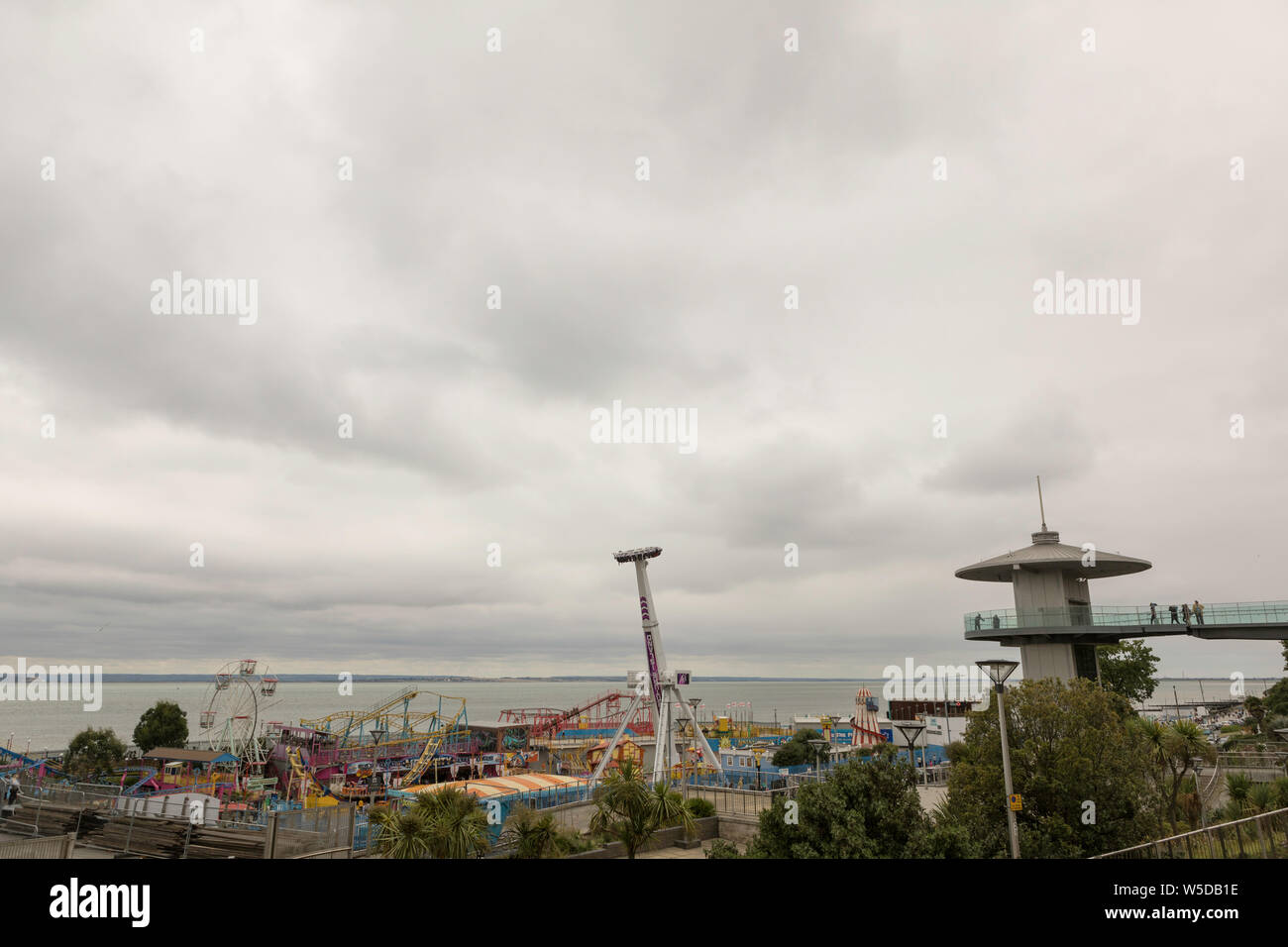 Southend on Sea, Regno Unito. 28 Luglio, 2019. Nuvoloso nuvoloso meteo presso il lungomare. Credito: Penelope Barritt/Alamy Live News Foto Stock