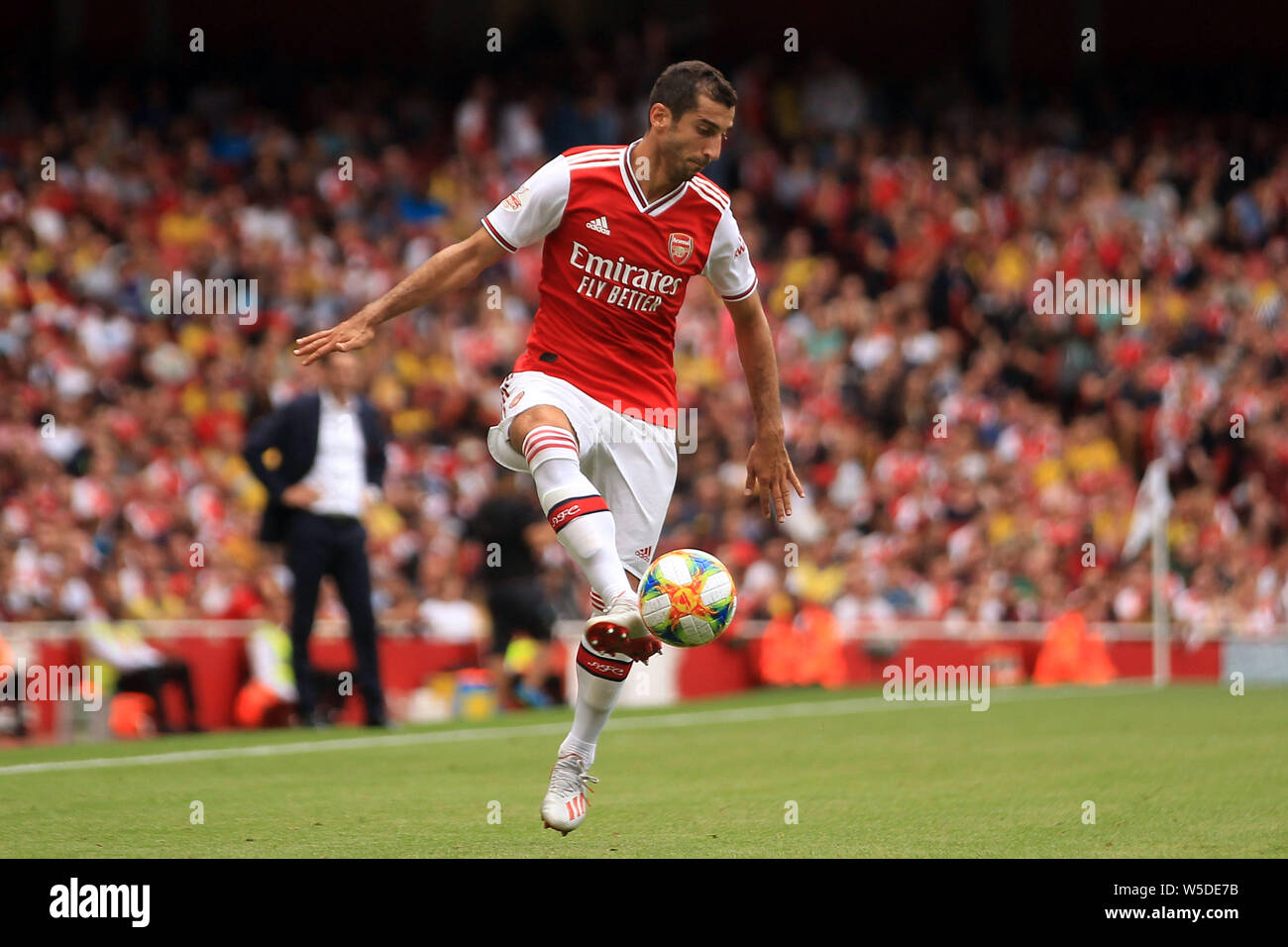 Londra, Regno Unito. 28 Luglio, 2019. Henrik Mkhitaryan dell'Arsenal in azione. Emirates Cup 2019 corrispondono, Arsenal v Lione presso l'Emirates Stadium di Londra domenica 28 luglio 2019. Questa immagine può essere utilizzata solo per scopi editoriali. Solo uso editoriale, è richiesta una licenza per uso commerciale. Nessun uso in scommesse, giochi o un singolo giocatore/club/league pubblicazioni . pic da Steffan Bowen/Andrew Orchard fotografia sportiva/Alamy Live news Credito: Andrew Orchard fotografia sportiva/Alamy Live News Foto Stock