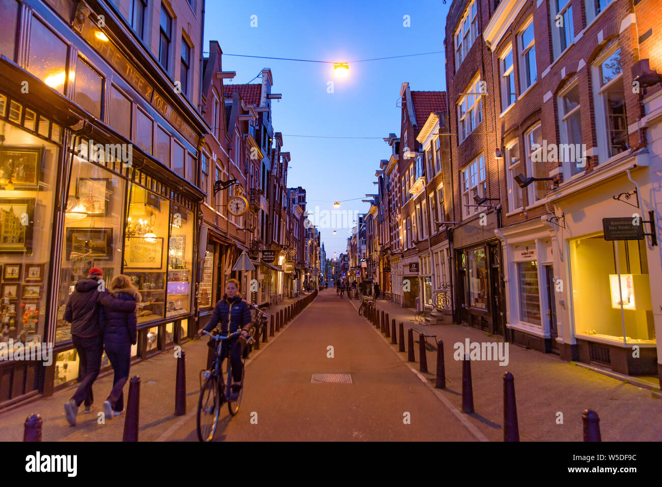 La street view di Amsterdam, Paesi Bassi Foto Stock