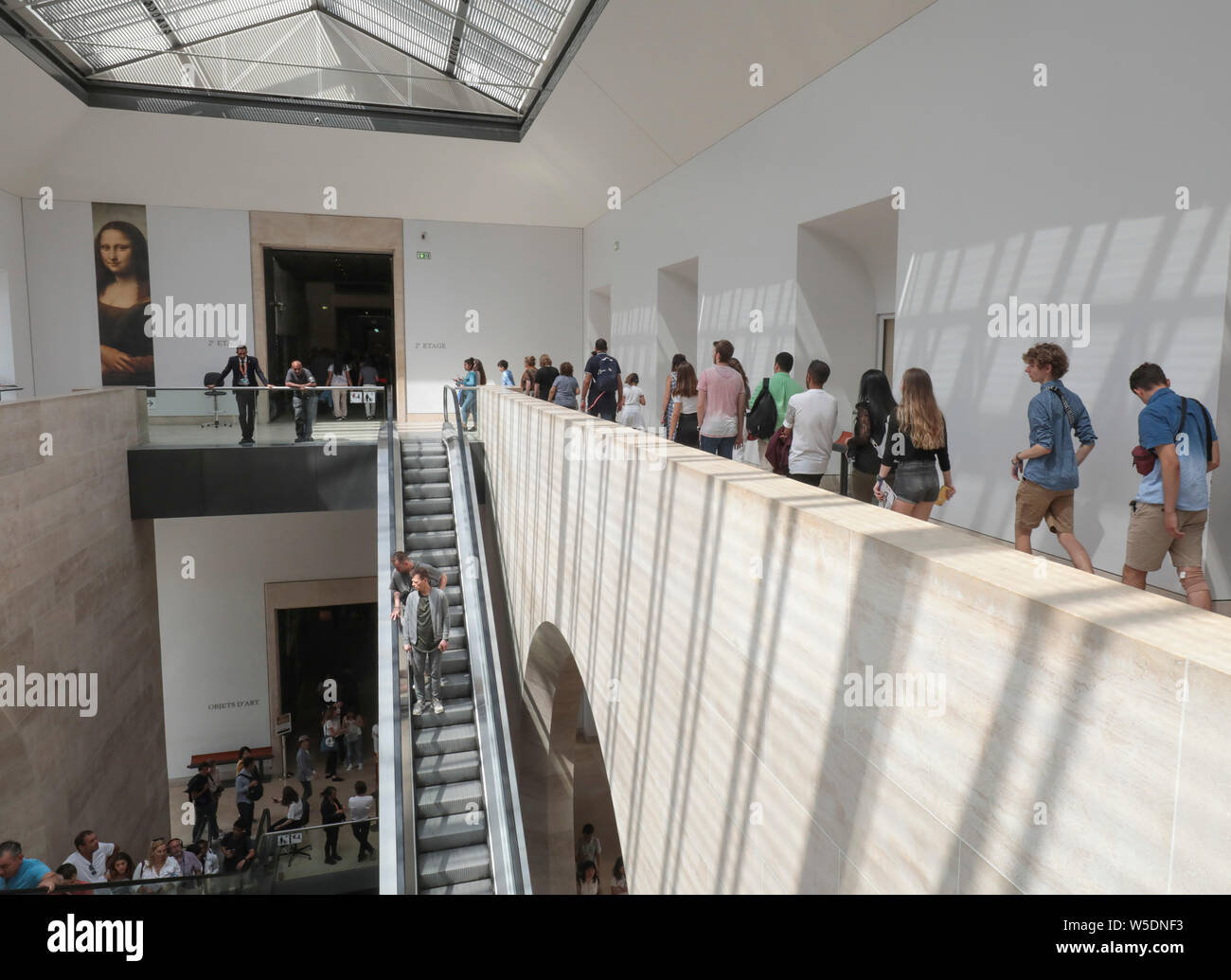 La Mona Lisa temporaneamente sul display nella Galerie MEDICIS Foto Stock