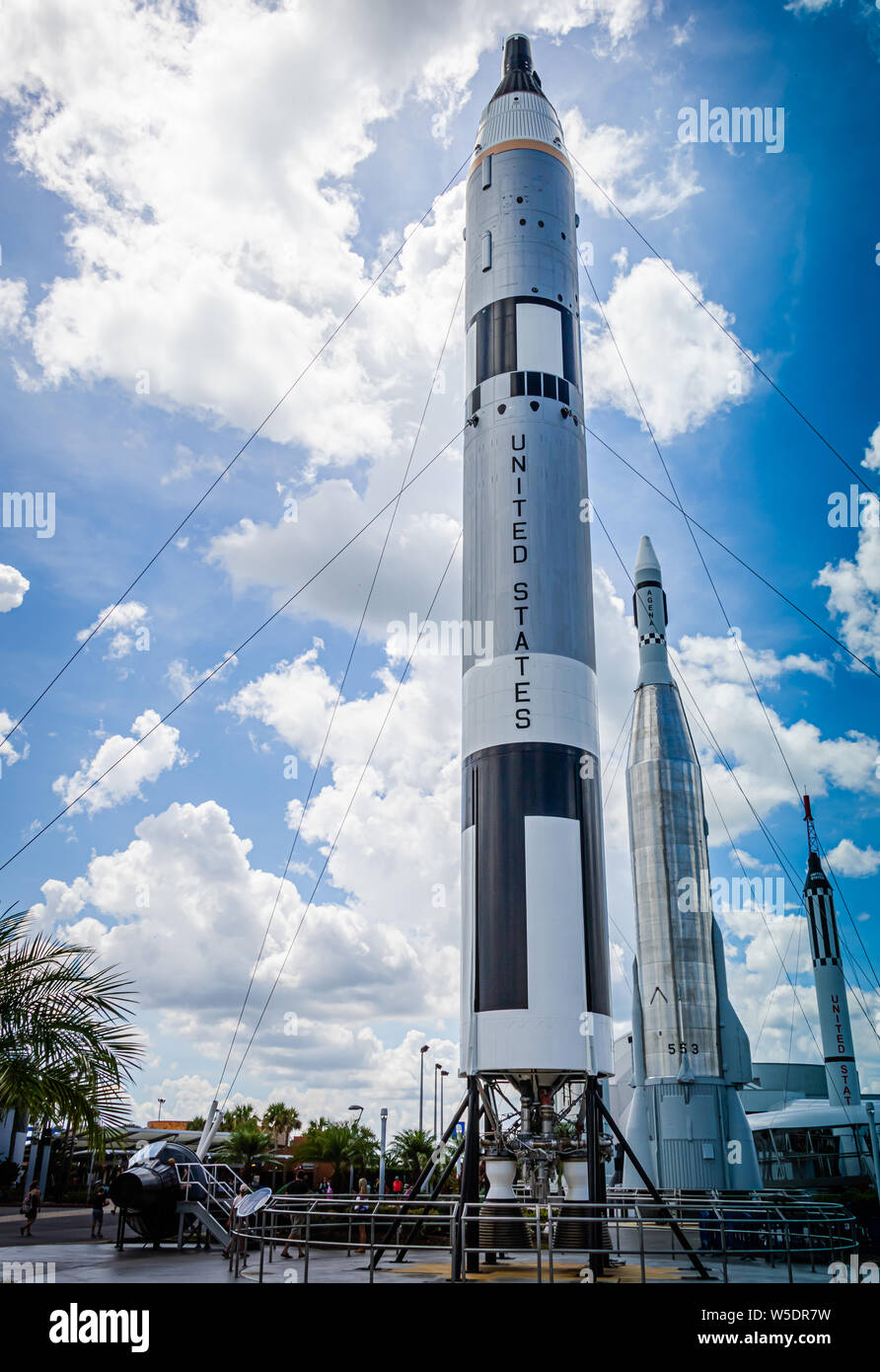 TITUSVILLE, FLORIDA - Agosto 22, 2018: Giardino a razzo dispalying razzi dalla storia della Nasa. Foto Stock