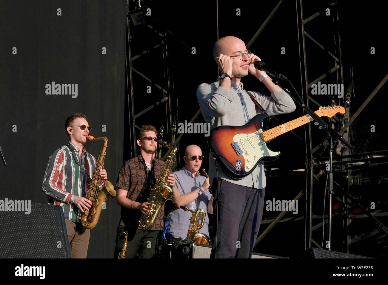Lulworth, Dorset, Regno Unito. Il 28 luglio 2019. Bombay Club Biciclette esecuzione dal vivo sul palco a Camp Bestival, Lulworth, Dorset. Credito: Alba Fletcher-Park/Alamy Live News Foto Stock