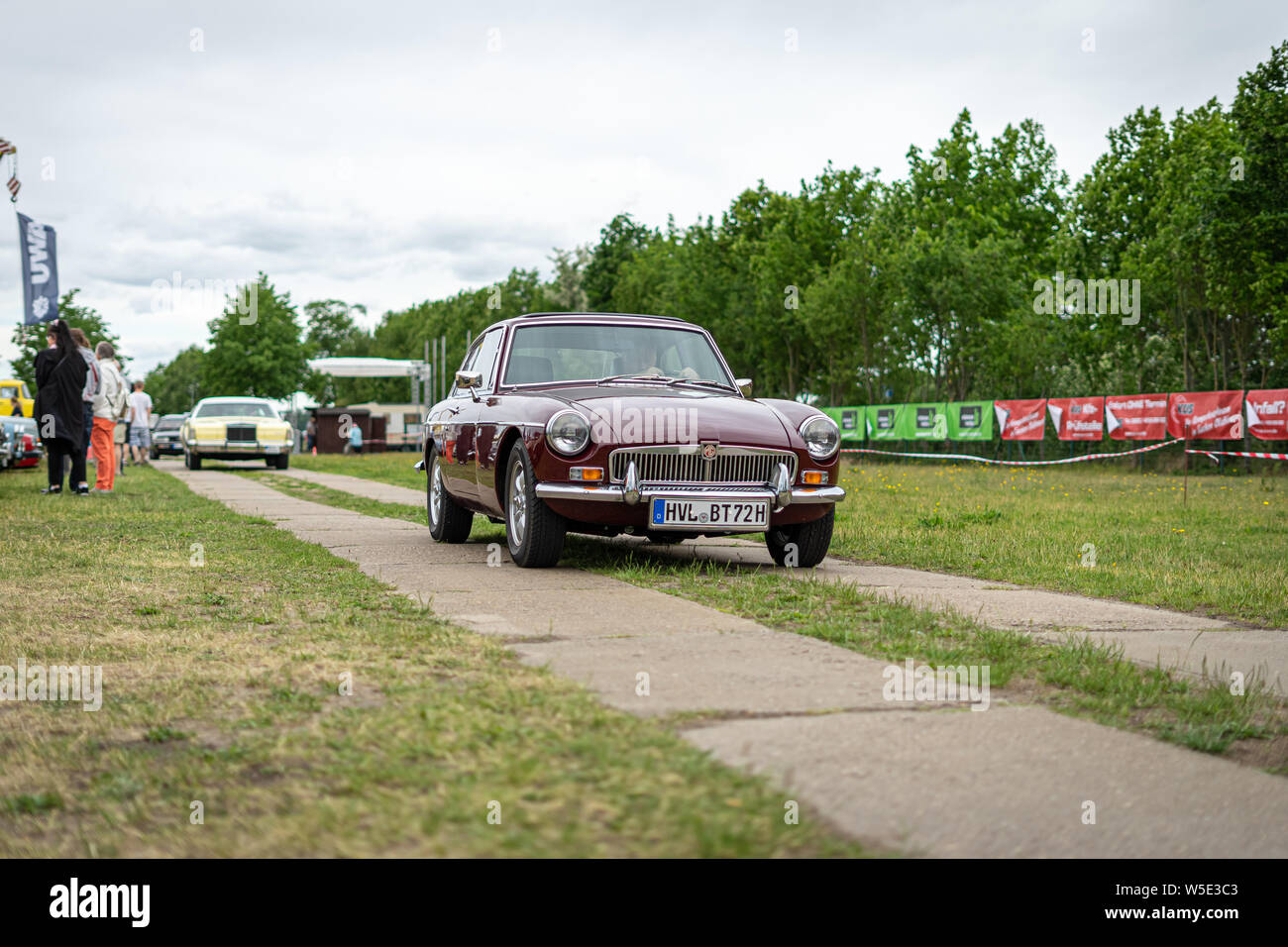 PAAREN IM GLIEN, Germania - Giugno 08, 2019: auto sportiva MGB GT Coupé, 1972. Die Oldtimer Show 2019. Foto Stock