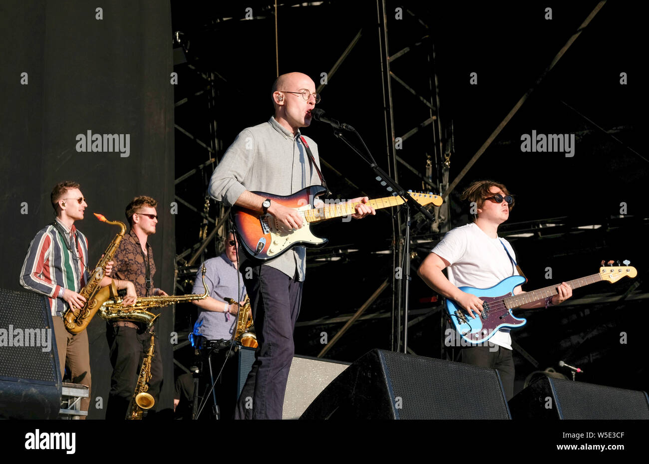 Lulworth, Dorset, Regno Unito. Il 28 luglio 2019. Bombay Club Biciclette esecuzione dal vivo sul palco a Camp Bestival, Lulworth, Dorset. Credito: Alba Fletcher-Park/Alamy Live News Foto Stock