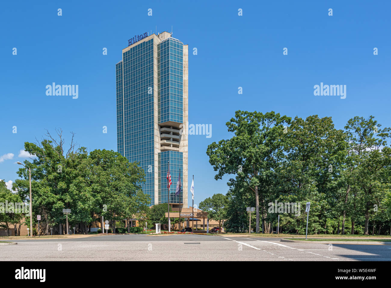 Alexandria, VA, Stati Uniti 7/28/2019. Questo hotel si trova nelle vicinanze di Al Cimitero Nazionale di Arlington e il Pentagono. Foto Stock