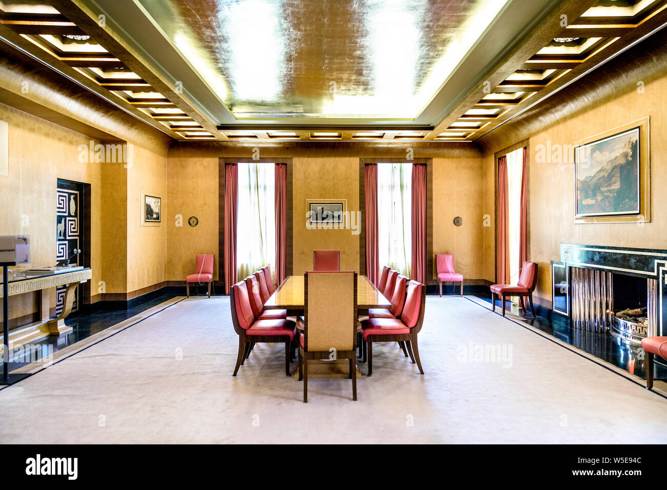 Stile Art Deco sala da pranzo a Eltham Palace, Eltham, Regno Unito Foto Stock