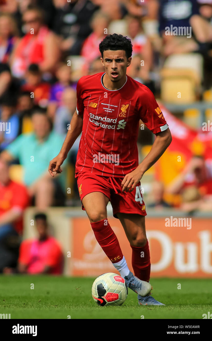Il 14 luglio 2019, Nord Spot Stadium, Bradford, Inghilterra; Pre-Season amichevole , Bradford City v Liverpool ; Curtis Jones(48) di Liverpool con la sfera Credito: Craig Milner/News immagini English Football League immagini sono soggette a licenza DataCo Foto Stock