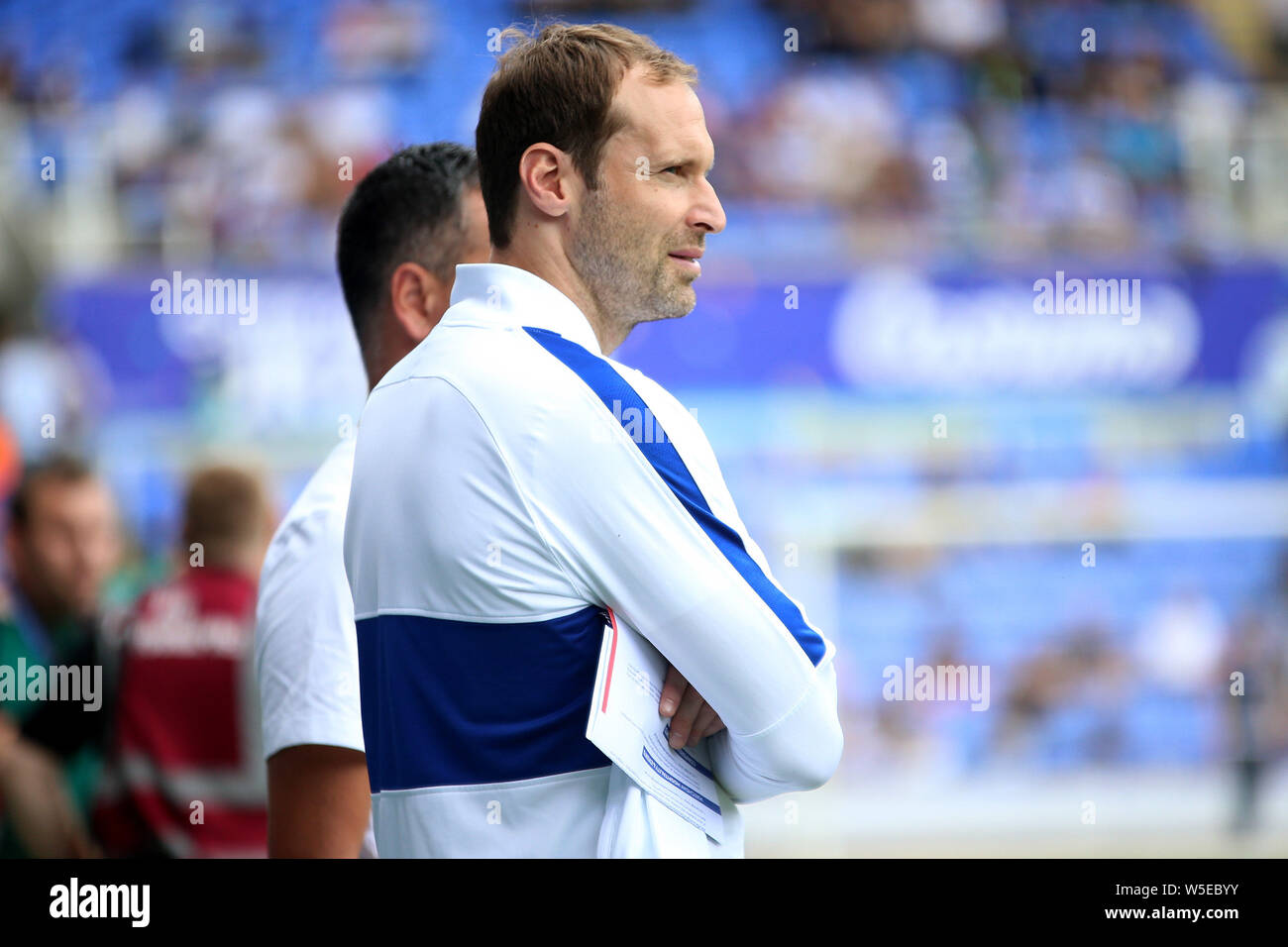 Reading, Regno Unito. 28 Luglio, 2019. Chelsea tecniche e Performance Advisor Petr Cech si affaccia su durante la pre-stagione amichevole di football match, lettura v Chelsea al Madejski Stadium nella lettura di domenica 28 luglio 2019. Questa immagine può essere utilizzata solo per scopi editoriali. Solo uso editoriale, è richiesta una licenza per uso commerciale. Nessun uso in scommesse, giochi o un singolo giocatore/club/league pubblicazioni. pic da Tom Smeeth/Andrew Orchard fotografia sportiva/Alamy Live news Credito: Andrew Orchard fotografia sportiva/Alamy Live News Foto Stock