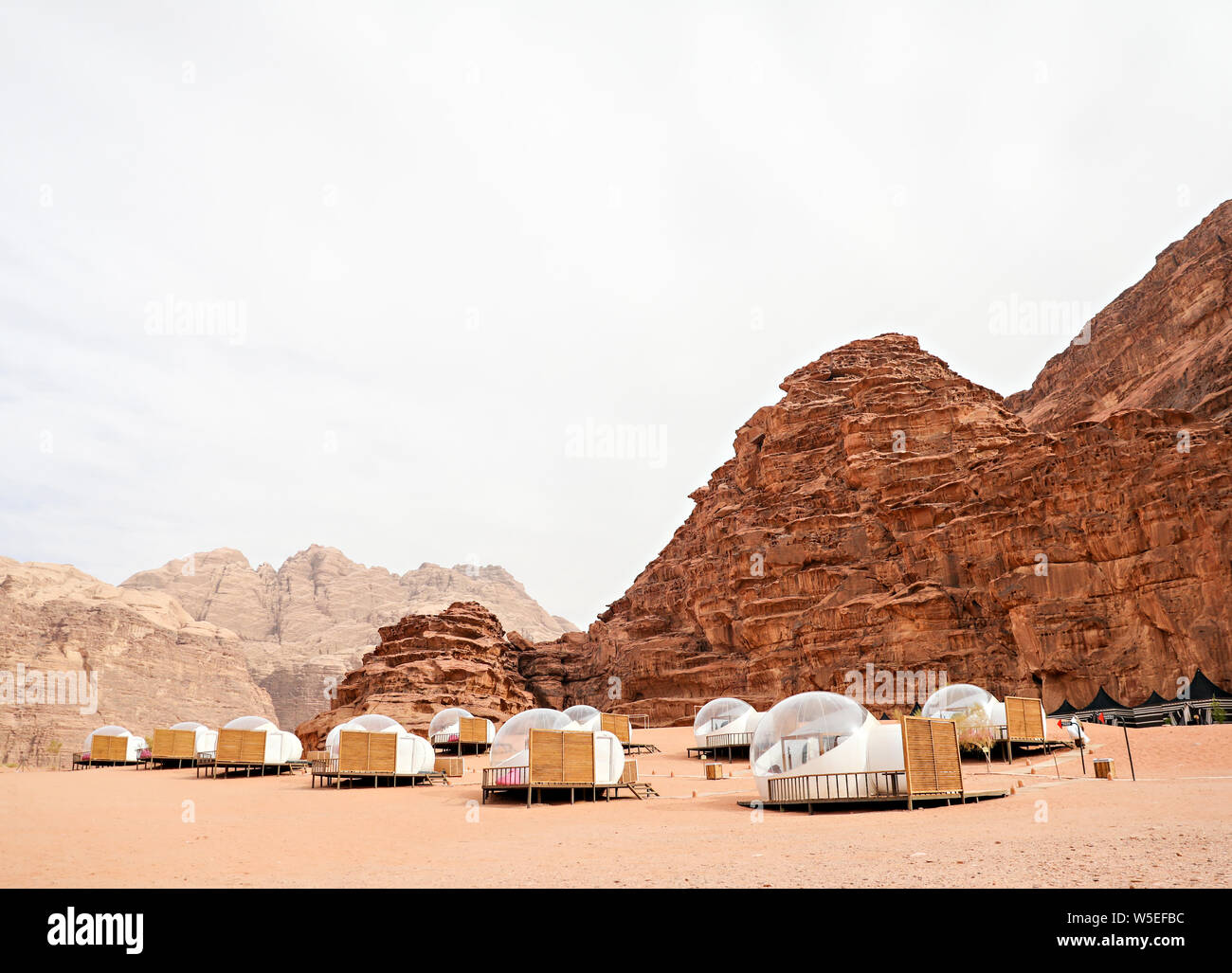 La bolla tende nel deserto di Wadi Rum, Giordania. Foto Stock