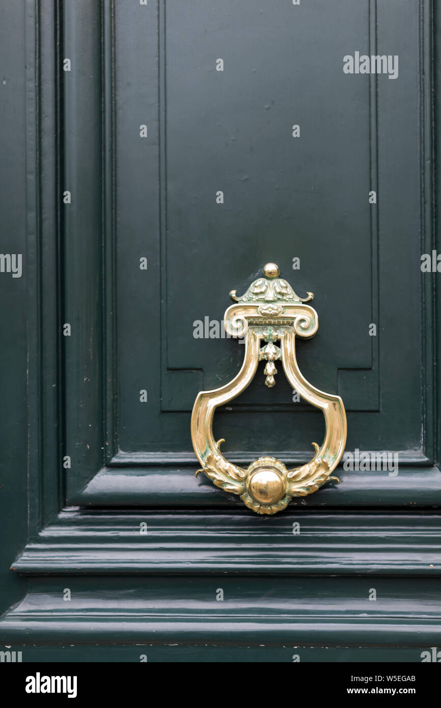 Porta elegante e respingente a Parigi, Francia Foto Stock