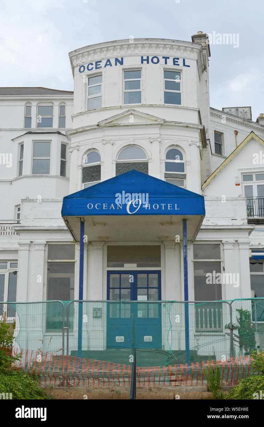 L'Hotel Ocean a Sandown sull'Isola di Wight, viene lasciata in stato di abbandono e l'hotel è ora nelle mani di amministratori. Foto Stock