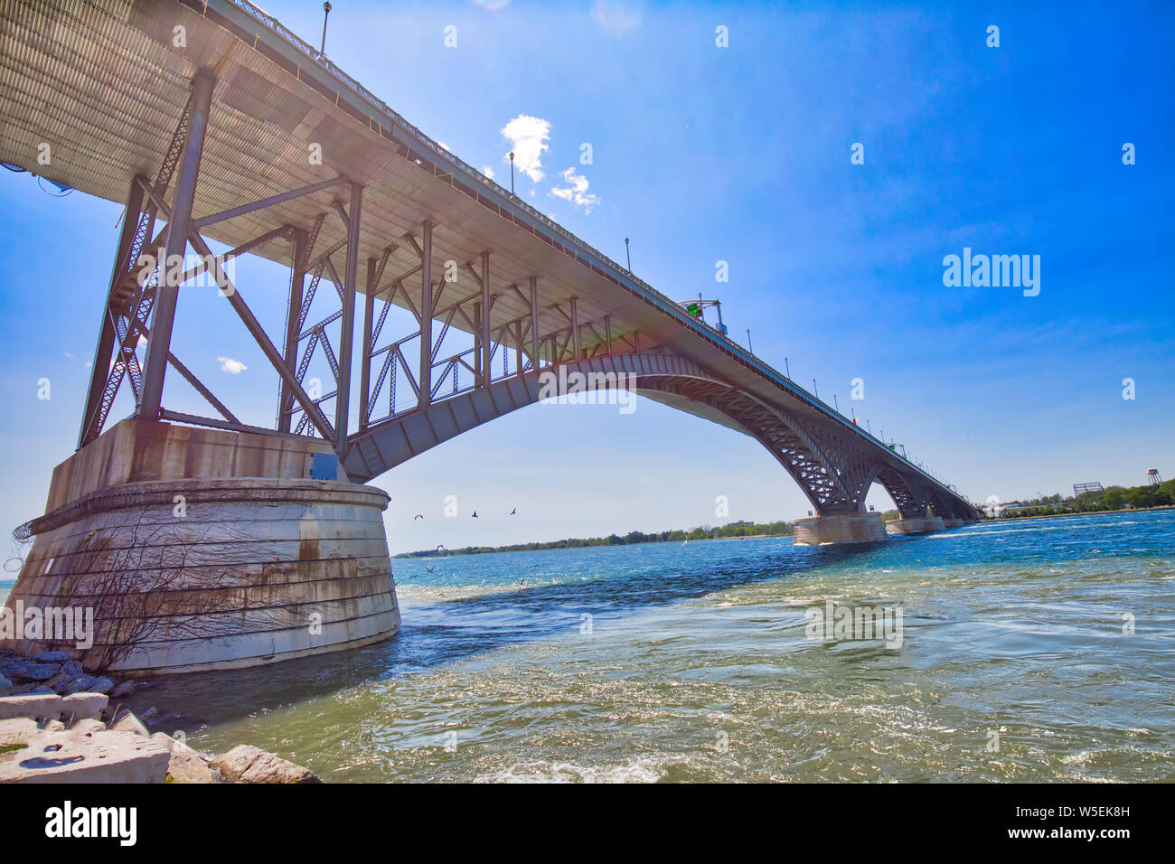 Un internazionali di pace e di ponte tra il Canada e gli Stati Uniti all'estremità est del Lago Erie Foto Stock