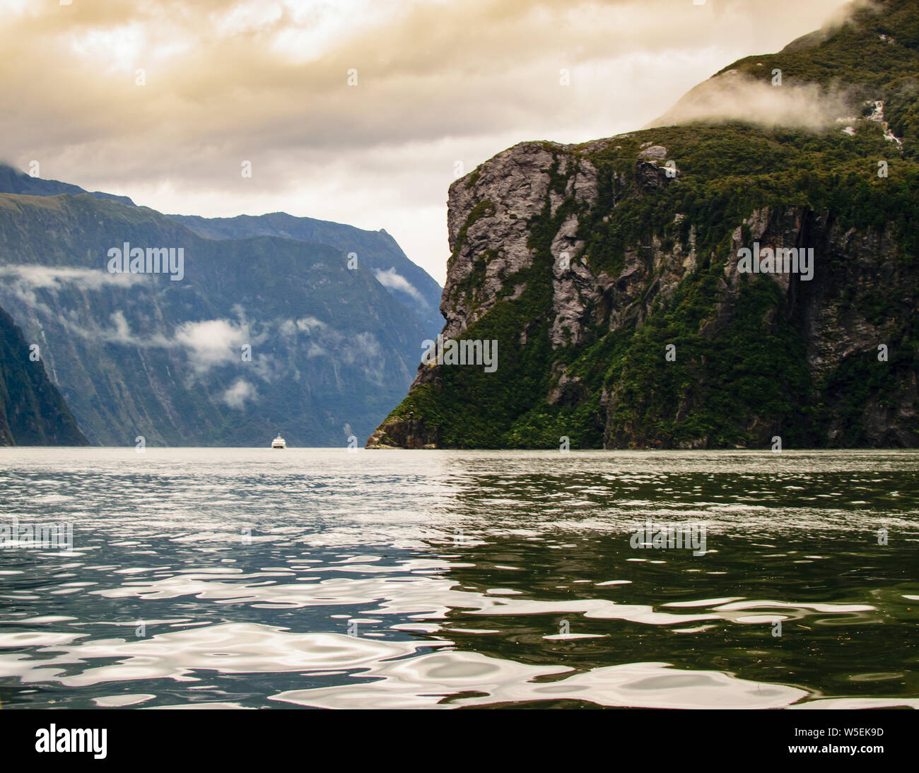 Milford Sound Fjord di Sunrise Foto Stock