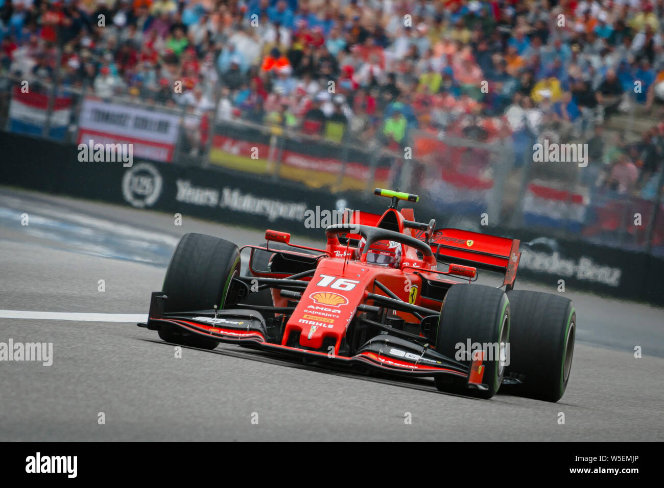 Hockenheim, Germania. 28 Luglio, 2019. La Scuderia Ferrari il pilota Monegasco Charles Leclerc compete durante il tedesco F1 Grand Prix gara. Credito: SOPA Immagini limitata/Alamy Live News Foto Stock