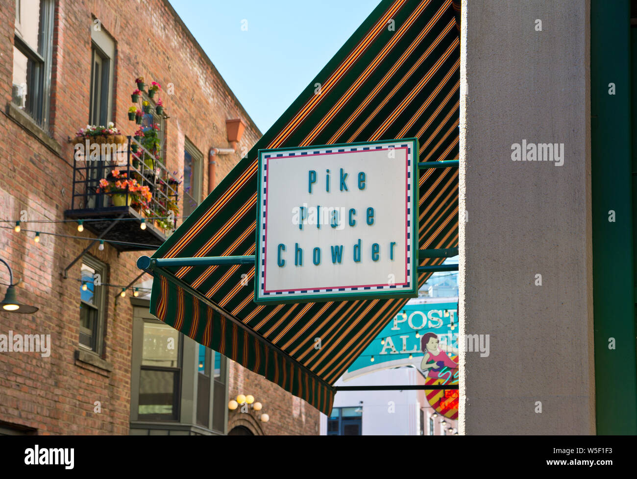 Il Pike Place Chowder, un popolare ristorante dal Pike Place Market di Seattle, Washington, Stati Uniti d'America. Foto Stock