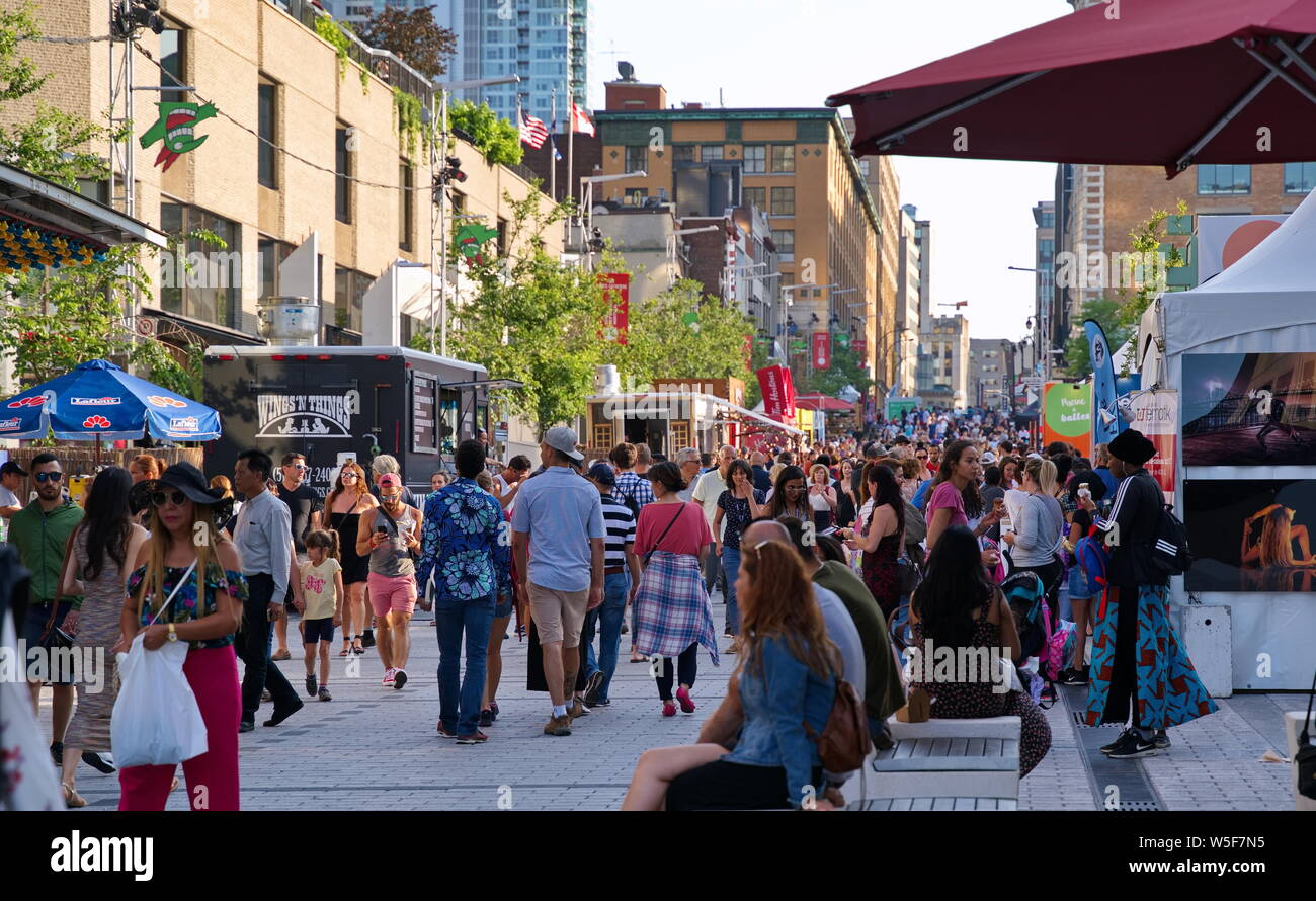 Il Quebec Montreal, Canada. Lug 2019. Eventi, spettacoli di commedia, esecutori e divertimento e cibo, al solo per Ride Festival. Editoriale illustrativa. Foto Stock