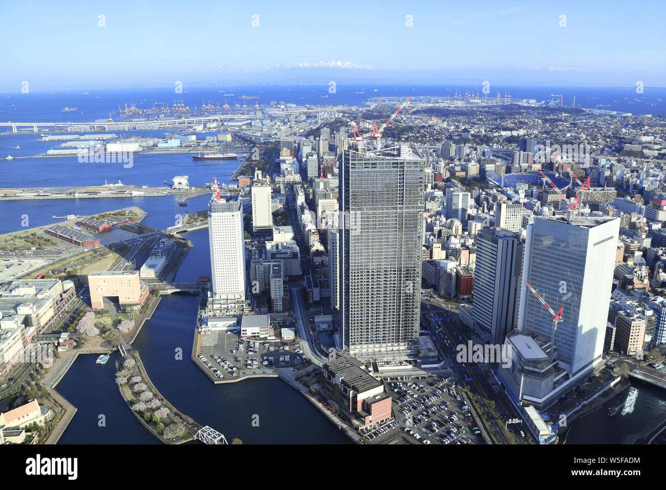 Vista aerea sulla città di Yokohama e Tokyo Bay, nella prefettura di Kanagawa, Giappone Foto Stock
